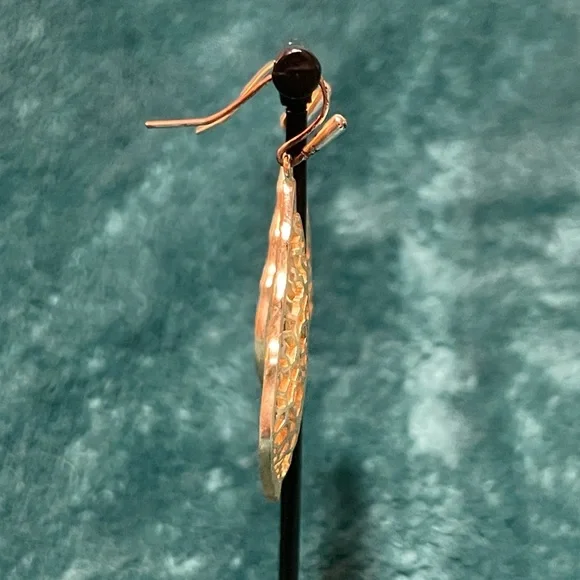 Kendra Scott Addie Drop Earrings in Gold Filigree - Picture 6 of 7